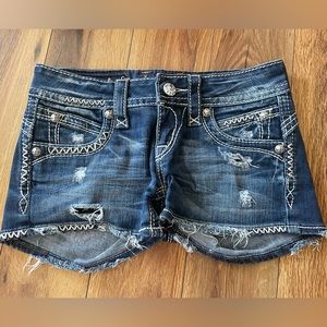 Rock Revival Becky Shorts. Size 25